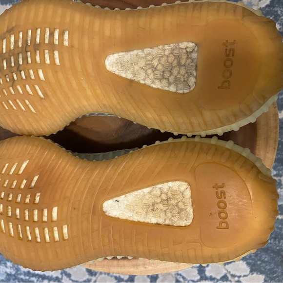adidas Yeezy Boost 350 V2 - Picture 7 of 7